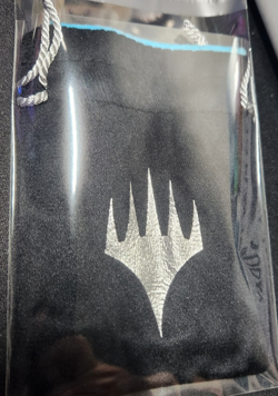 MTG × FINAL FANTASY Prerelease Collector Items: Dice Bag w/Dice Set + Foil Print - Image 3