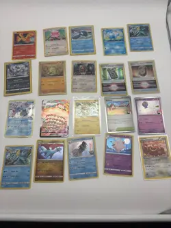 Pokemon Cards 19 Holos Lot - See pictures - Condition varies - Image 1