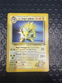 2000 Pokemon, Gym Challenge, #28/132 Lt. Surge's Jolteon, Rare LP - Image 1