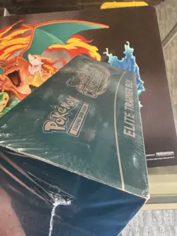 Pokemon TCG Sun & Moon Crimson Invasion Elite Trainer Box SEALED IN BOX - Image 4