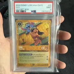 2024 DISNEY LORCANA EN P2-PROMO LILO GIFT BOX #25 LILO - ESCAPE ARTIST PSA 9 - Image 1