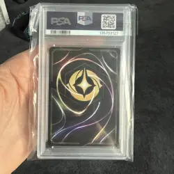 2024 DISNEY LORCANA EN P2-PROMO LILO GIFT BOX #25 LILO - ESCAPE ARTIST PSA 9 - Image 4