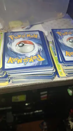 Pokemon Card Lot Bulk 775 cards modern cards look in description - Image 4