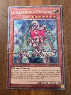 Yu-Gi-Oh! RA04-DE184 Die Hohepriesterin der Prophezeiung Plat SecR NM 1st - Image 1