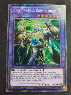 Yu-Gi-Oh! RA03-DE153 Elementar-HELD Donnergigant Platinum SecR NM 1st - Image 1