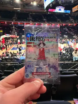 One Piece Monkey.D.Luffy College Basketball US Voyage Promo Card SEALED - Image 1