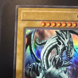 Blue Eyes White Dragon LOB-001 Ultra Rare Vintage Yu-Gi-Oh LP+ - Image 2
