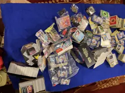 Pokemon Card Lot Estate Sale Find Few Hundred Cards From 2017-2021 Trl1#339 - Image 1