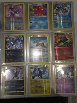 Pokemon Mid Era Binder Collection With 500+ Cards. Some Holos. LP-DMG - Image 1