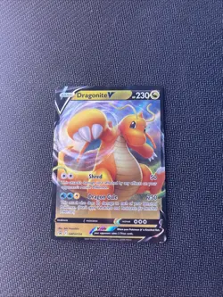 Dragonite V SWSH154 SWSH: Sword & Shield Promo Cards Holo - Image 1