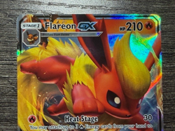 POKEMON FLAREON GX SM171 BLACK STAR PROMO HOLO 2019 + NEW DARKRAI SLEEVE LP-NM - Image 2