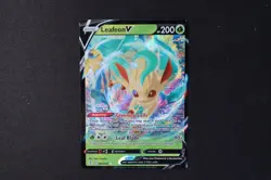 Leafeon V 007/203 Holo Shiny Pokemon TCG Card Evolving Skies 2021 NEAR MINT - Image 1