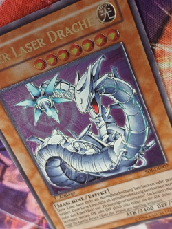 Cyber Laser Drache SOI-DE007 1st Ultimate Rare Deutsch VG YUGIOH - Image 2