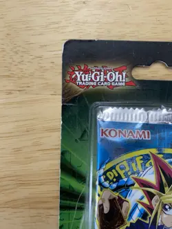 Yu-Gi-Oh TCG Legend of Blue Eyes White Dragon Blister Booster Pack - Image 4