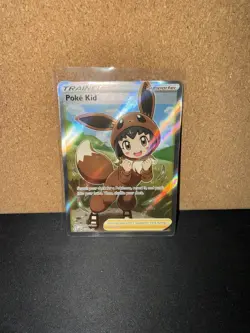 Poke Kid 070/072 Pokemon TCG 2021 Ultra Rare Full Art Holo Shining Fates NM - Image 1