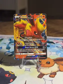 Pokemon TCG Flareon-GX SM171 Ultra Rare Sun & Moon Promo Card NM Condition - Image 1