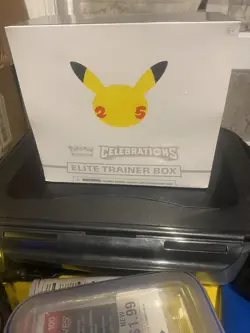 Pokemon TCG: 25th Anniversary Celebrations Elite Trainer Box (2021) 820650809439 - Image 1