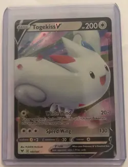 140/185 Togekiss V | Half Art Rare Holo V | Pokemon Trading Card Vivid Voltage - Image 1