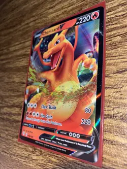 Charizard V Ultra Rare 019/189 Darkness Ablaze Pokemon Card NM/M - Image 2