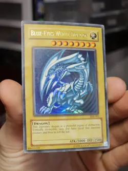 Blue-Eyes White Dragon SDK-001 Starter Deck: Kaiba Ultra Rare DMG - Image 1