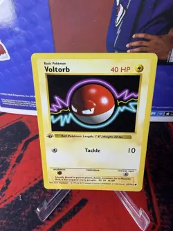 Voltorb 67/102 1st Edition Base Set Shadowless Common 1999 Pokemon Gen 1 MP - Image 1