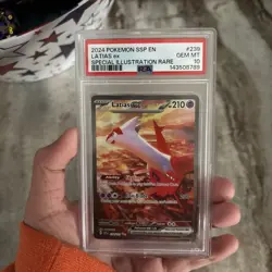 2024 POKEMON SSP EN-SURGING SPARKS SPECIAL ILLUSTRATION RARE LATIAS EX PSA 10 - Image 3