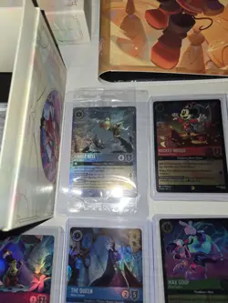 Disney Lorcana: Fabled Illumineer's Trove With Over 140 Cards - Image 2