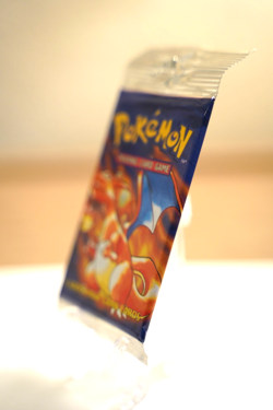 Pokemon TCG Base Set Unlimited Booster Pack Charizard Art WOTC Sealed Long Crimp - Image 3