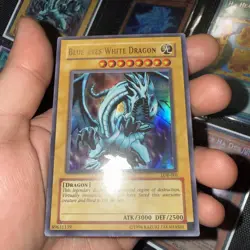 Blue Eyes White Dragon LOB-001 Ultra Rare Vintage Yu-Gi-Oh Card Played MP - Image 1