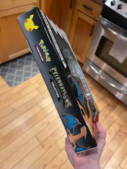 Pokemon TCG Celebrations Collection Lance's Charizard V Box Sealed - Image 2