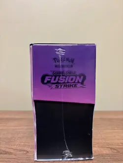 Nintendo Pokemon TCG: Sword & Shield Fusion Strike Elite Trainer Box - Image 3