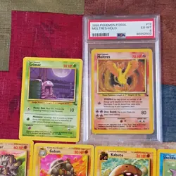 Pokemon Fossil Card Lot 26 PSA Moltres Holo, Grimer, Kabuto - Image 5