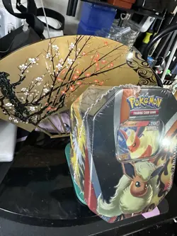 Pokemon Evolving Skies Tin Flareon V 2021 TCG Game Sealed 820650809057 - Image 2