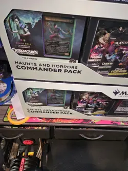 Magic the Gathering Haunts and Horrors Commander Box - Image 3