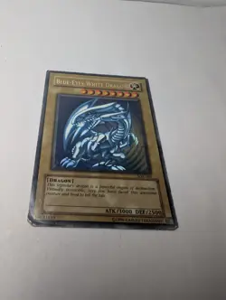 Blue-Eyes White Dragon - Ultra Rare - SDK-001 - Unlimited - Image 4
