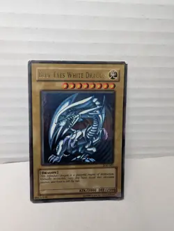 Blue-Eyes White Dragon - Ultra Rare - SDK-001 - Unlimited - Image 1