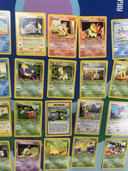 Lot Of 31 Vintage Neo Genesis Pokemon Cards WOTC - Image 3