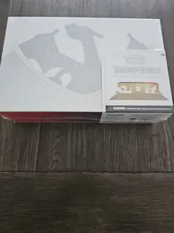 Pokemon TCG Sword and Shield Ultra Premium Collection Charizard Box 820650871115 - Image 3