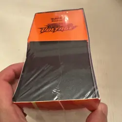 POKEMON FACTORY SEALED VIVID VOLTAGE ELITE TRAINER BOX - ETB CHARIZARD Minty ETB - Image 4