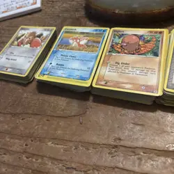 Pokemon TCG Lot Of over 300 cards plus Pokemon tin 2011 - Image 4