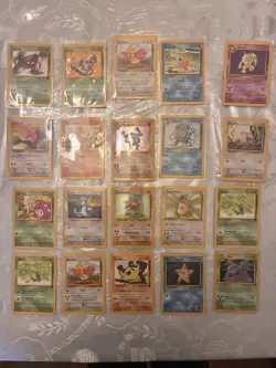 Lot Of 25 Vintage Pokemon Cards NM/LP (Base Set , Jungle & More) All Sleeved - Image 1