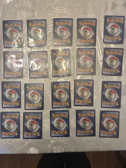 Lot Of 25 Vintage Pokemon Cards NM/LP (Base Set , Jungle & More) All Sleeved - Image 4