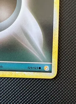 Pokemon Card Umbreon Dark Energy 121/123 HeartGold SoulSilver - Image 3