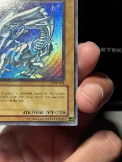 Yu-Gi-Oh! 2002 Blue Eyes White Dragon SDK-001 1st Edition UR Holo Bleed MP V1 - Image 4