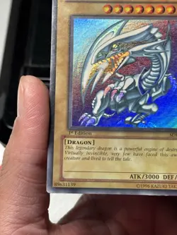 Yu-Gi-Oh! 2002 Blue Eyes White Dragon SDK-001 1st Edition UR Holo Bleed MP V1 - Image 5