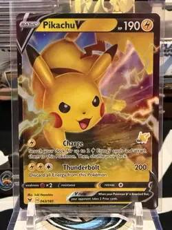 PIKACHU V 043/185 HOLO RARE V VIVID VOLTAGE POKEMON HOLO NM CO - Image 1
