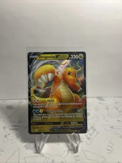 Dragonite V SWSH154 Black Star Promo Pokemon Card NM - Image 2