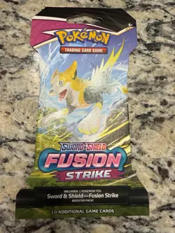 Pokemon TCG: Sword & Shield-Fusion Strike Sleeved Booster Pack - 10 Cards 820650809163 - Image 1