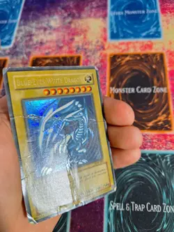Yu-Gi-Oh! TCG Blue-Eyes White Dragon SDK-001 Ultra Rare Unlimited HP/DMG - Image 5