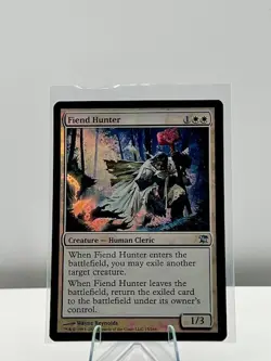 Fiend Hunter - Magic: the Gathering - Innistrad - Foil - Image 1